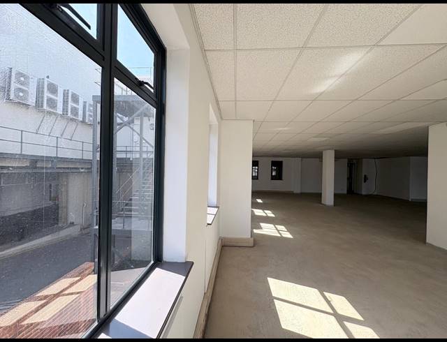 750M² OFFICE TO LET IN FOURWAYS